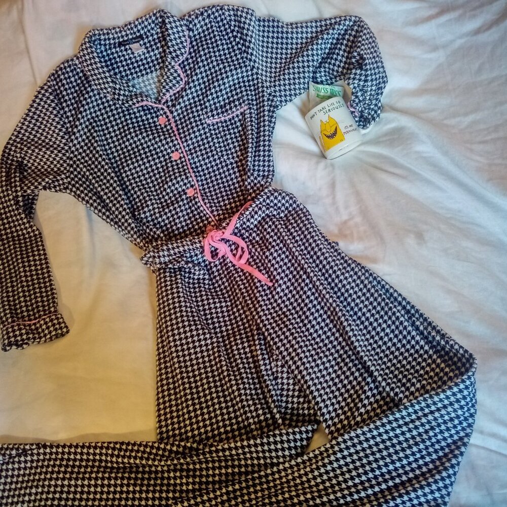 Hounds Tooth Lounge PJs, Medium, Soft Poly - Picture 1 of 4